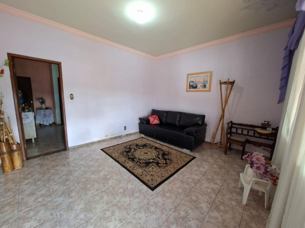 Casa, São Benedito, 3 Quartos, 4 Vagas, 1 Suíte
