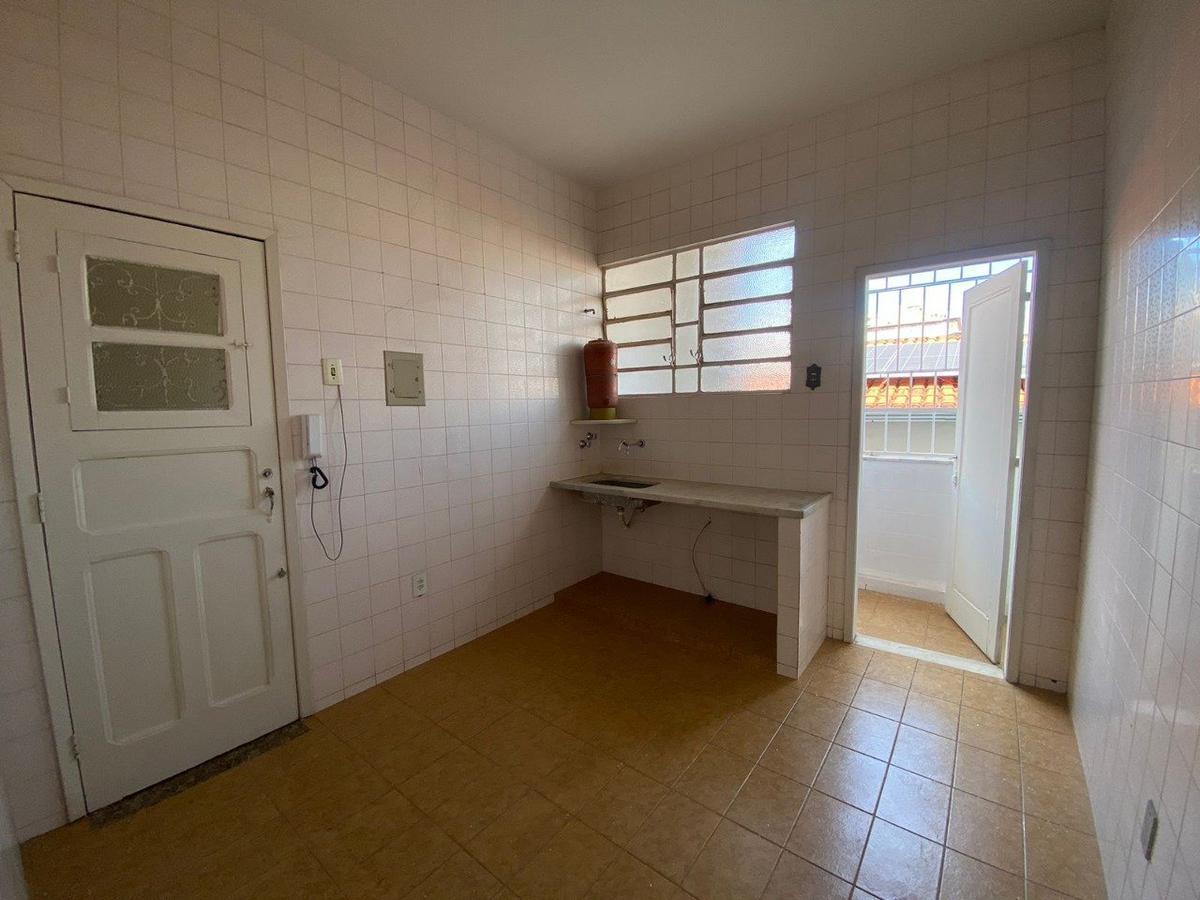 Casa, Floresta, 12 Quartos, 0 Vaga, 2 Suítes