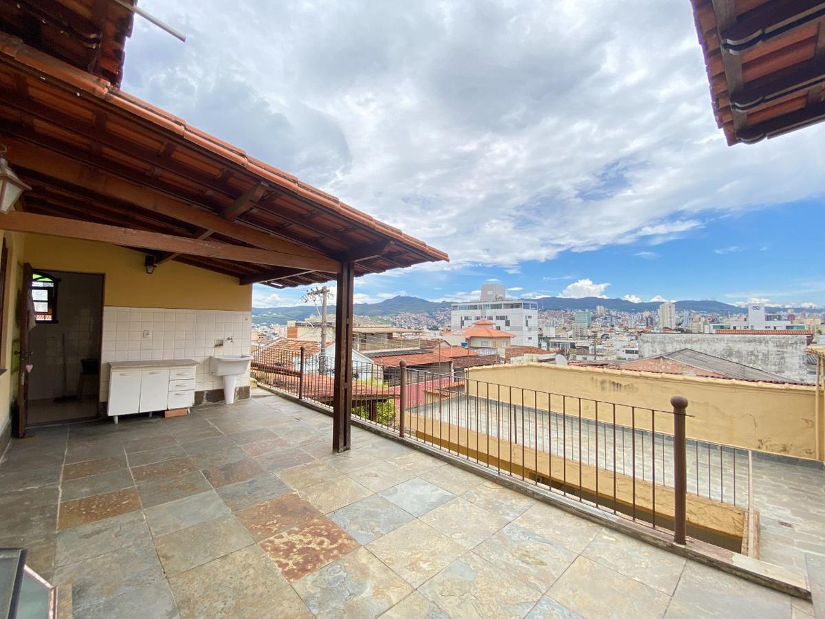 Casa, Sagrada Família, 7 Quartos, 4 Vagas, 2 Suítes