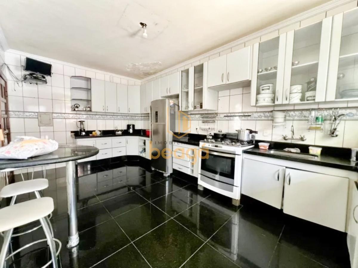 Casa, Santa Terezinha, 3 Quartos, 4 Vagas, 1 Suíte