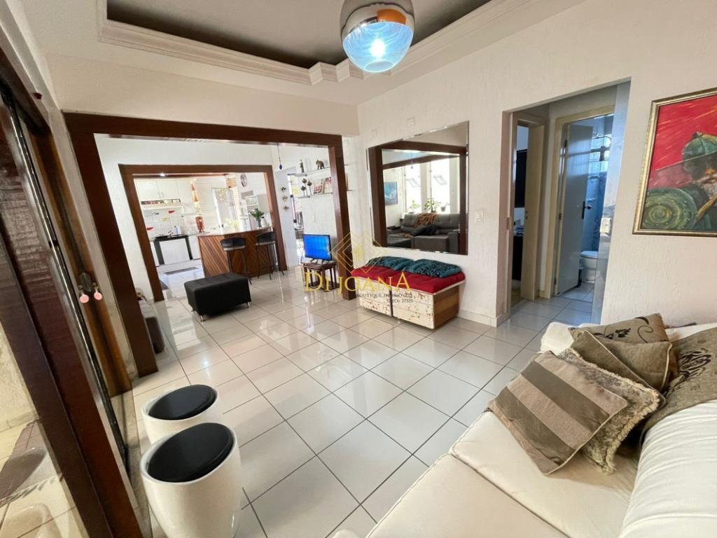 Casa, Centro, 3 Quartos, 2 Vagas, 1 Suíte