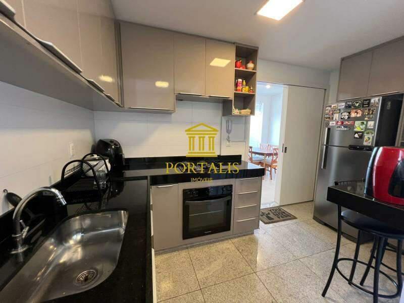 Apartamento, Sagrada Família, 3 Quartos, 2 Vagas, 1 Suíte