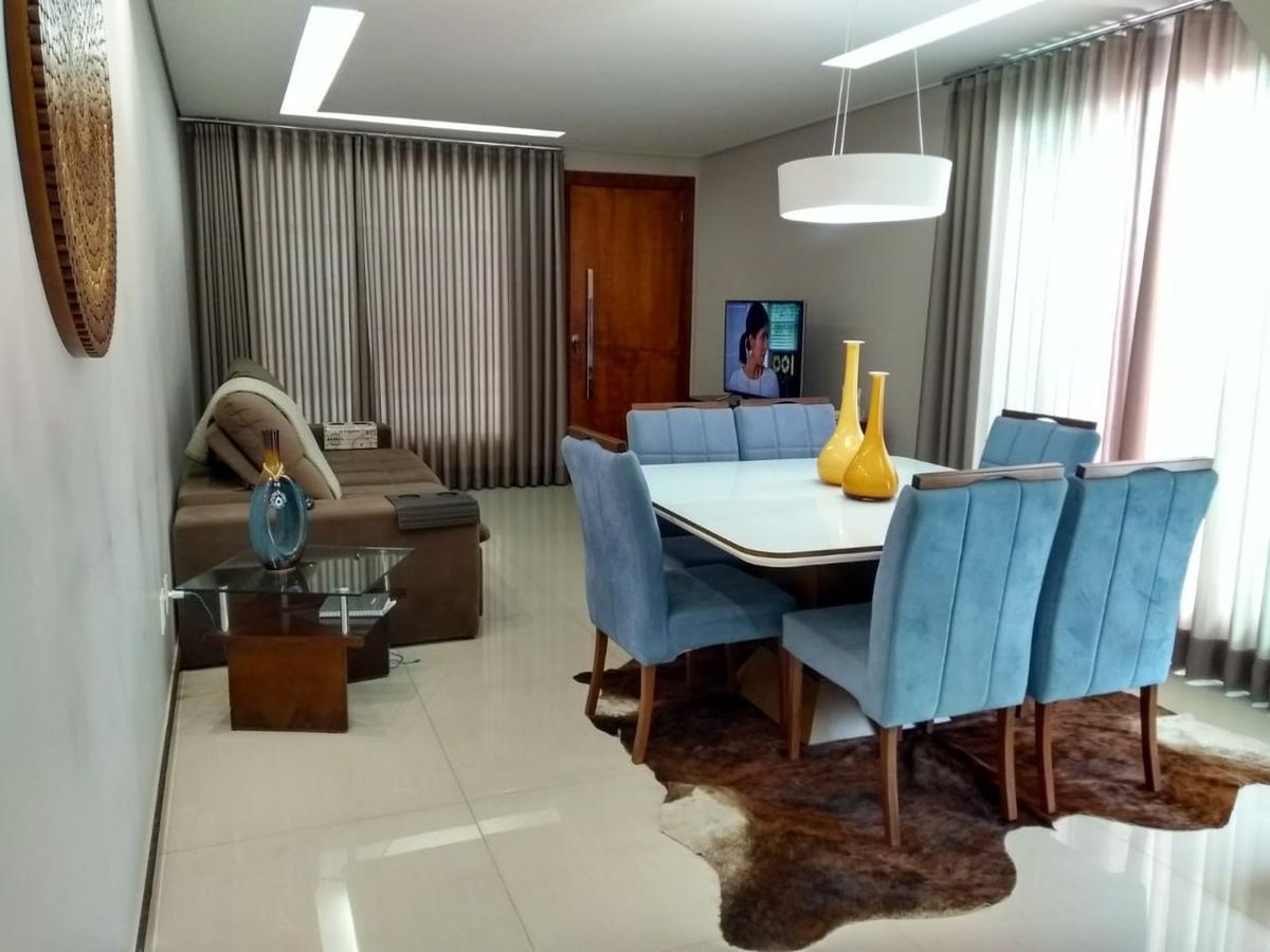 Casa, Cabral, 3 Quartos, 2 Vagas, 1 Suíte