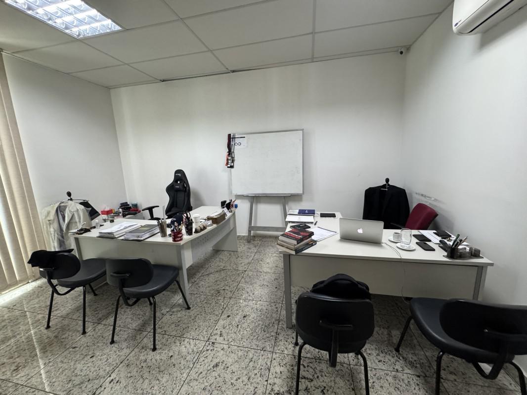 Andar, Centro, 0 Quarto, 5 Vagas