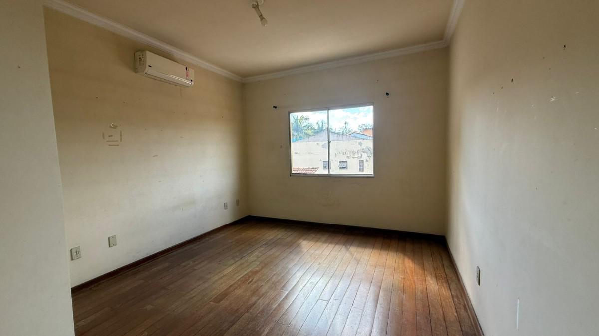 Casa, Arvoredo, 4 Quartos, 2 Vagas, 1 Suíte