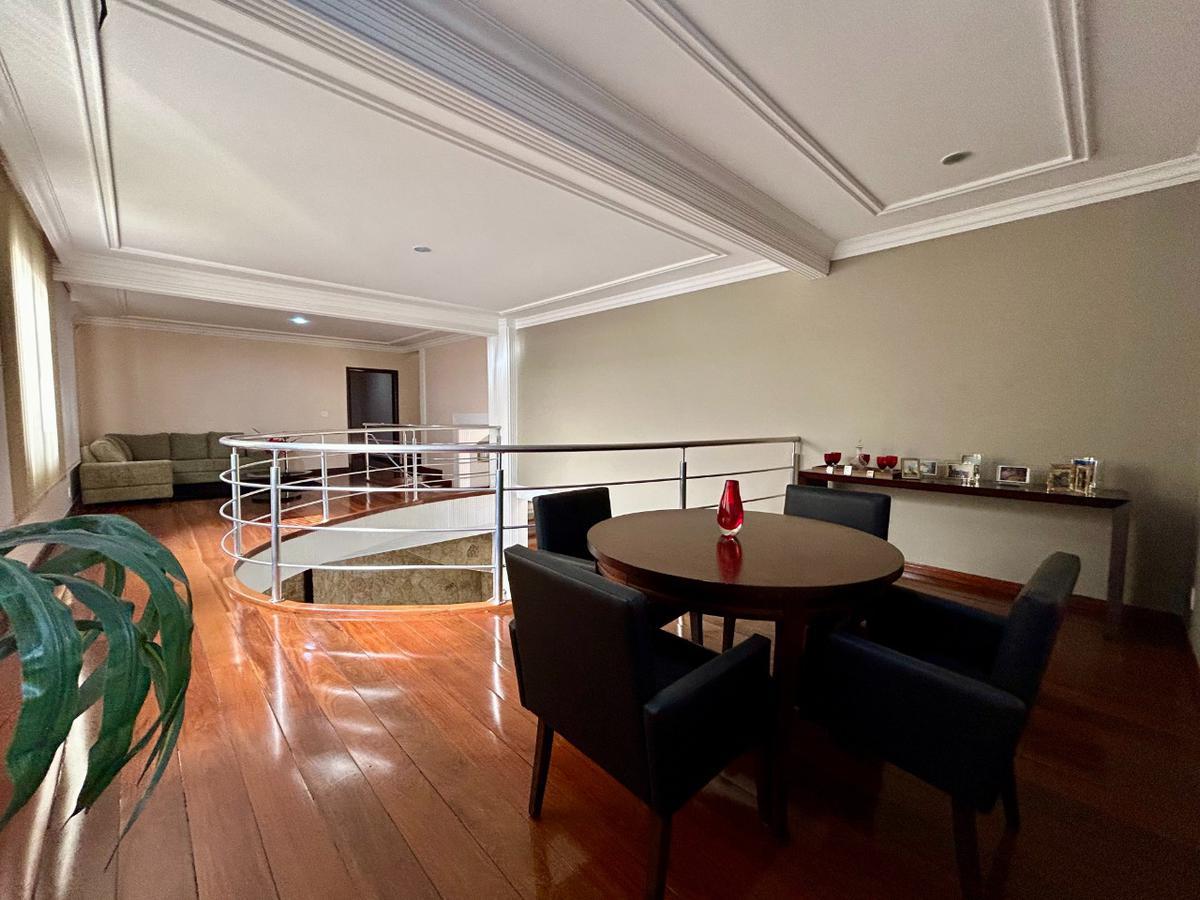Casa, Castelo, 4 Quartos, 4 Vagas, 1 Suíte