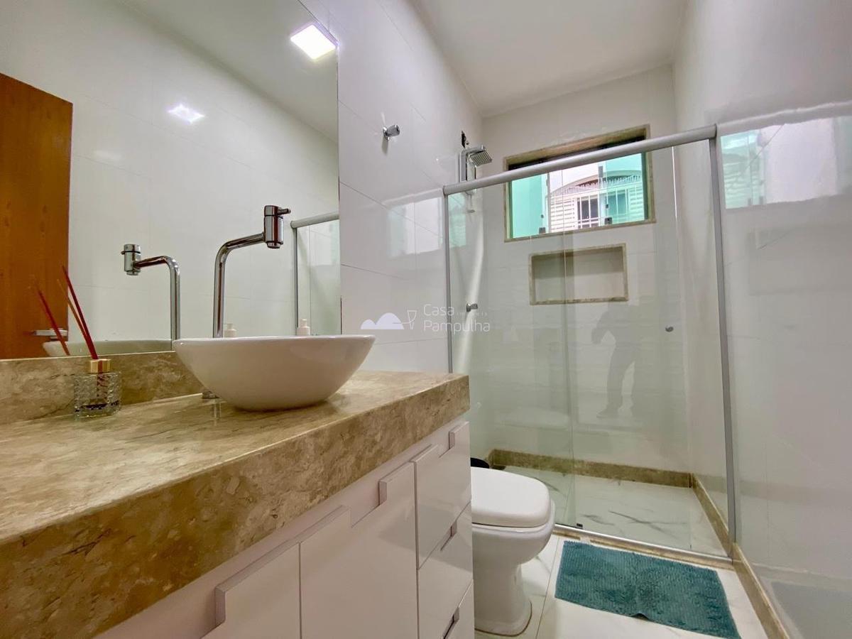 Casa, Planalto, 4 Quartos, 3 Vagas, 1 Suíte