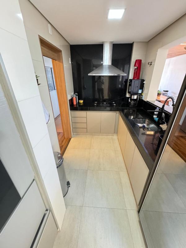 Apartamento, Sagrada Família, 3 Quartos, 2 Vagas, 1 Suíte