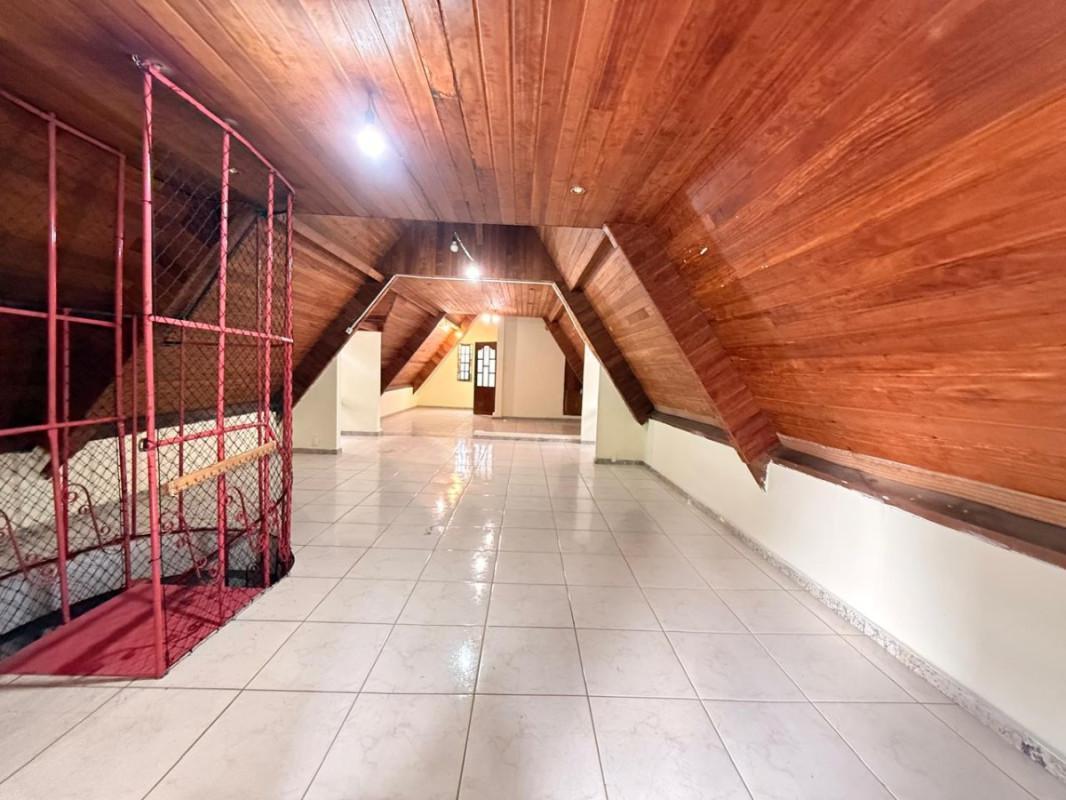 Casa, Sagrada Família, 3 Quartos, 2 Vagas, 2 Suítes