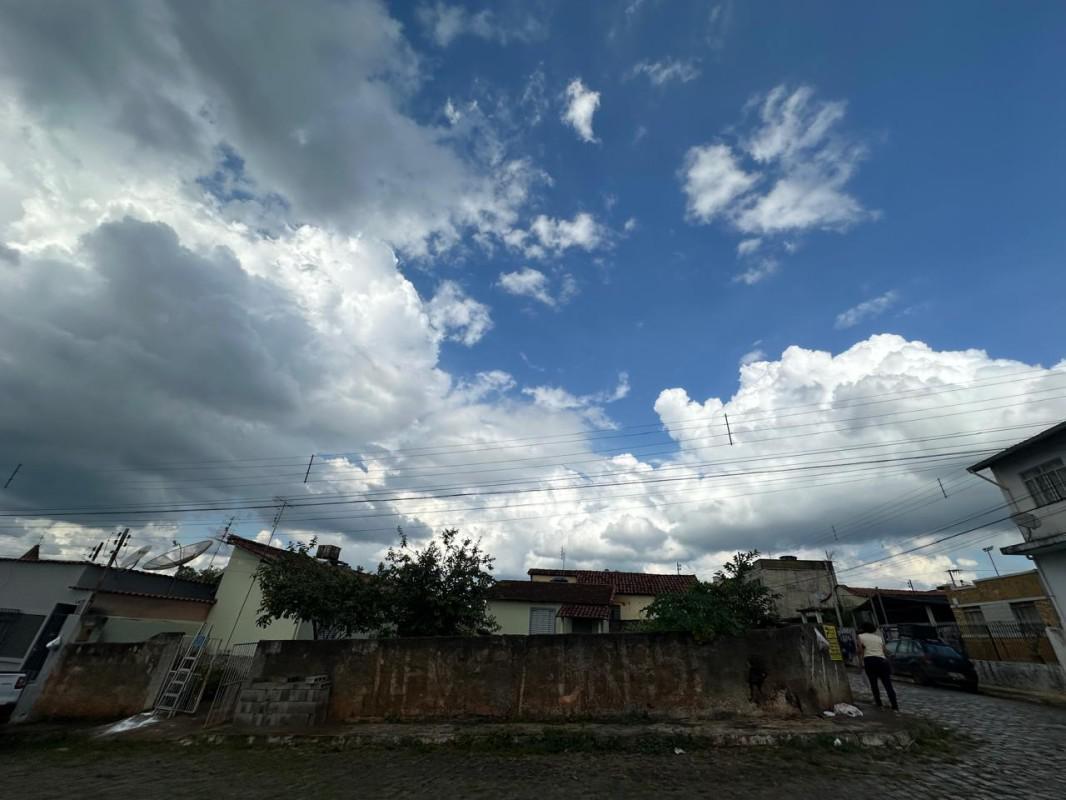 Casa, Centro, 3 Quartos, 0 Vaga
