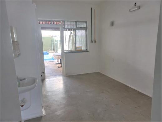 Casa Comercial, Prado, 1 Quarto, 2 Vagas