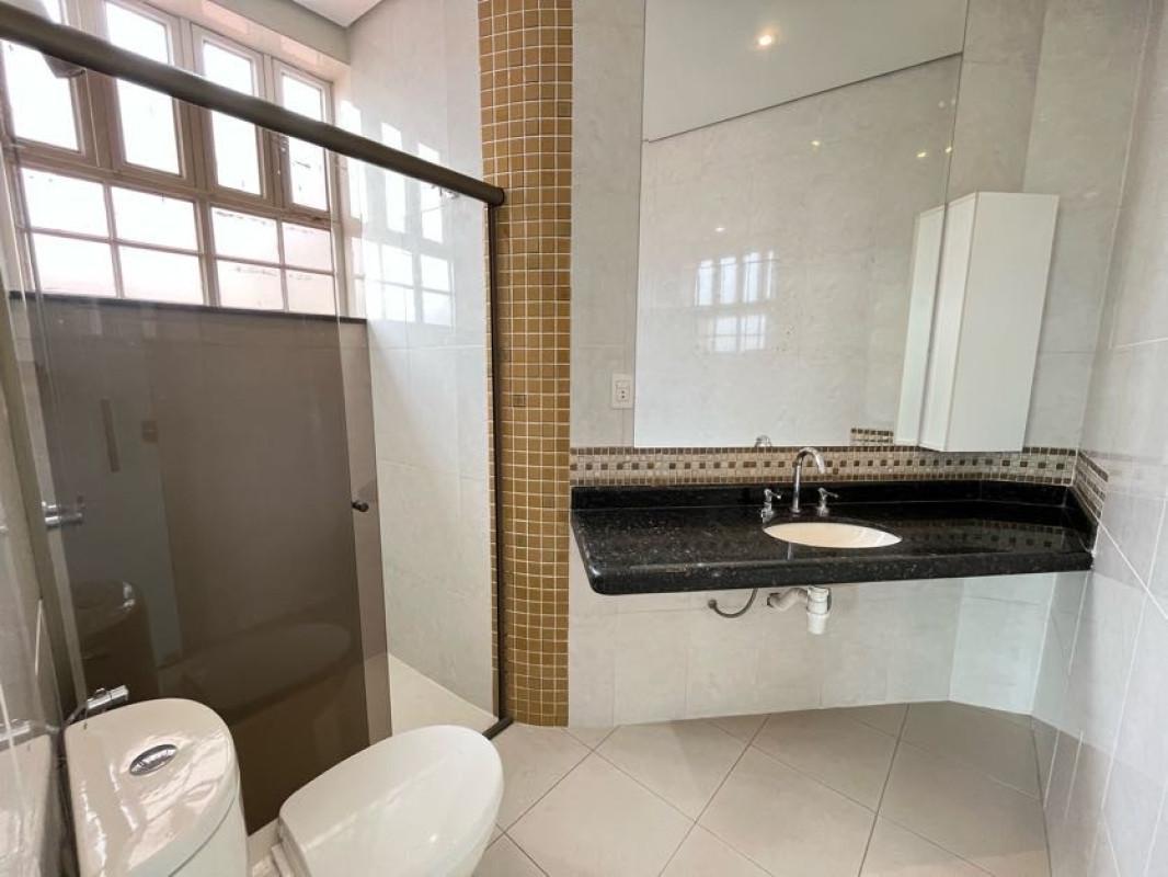 Casa, Centro, 3 Quartos, 0 Vaga, 1 Suíte