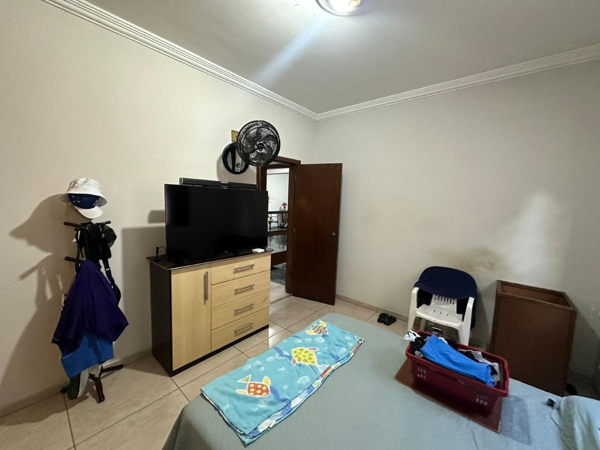 Casa, Santa Cruz, 4 Quartos, 4 Vagas, 2 Suítes