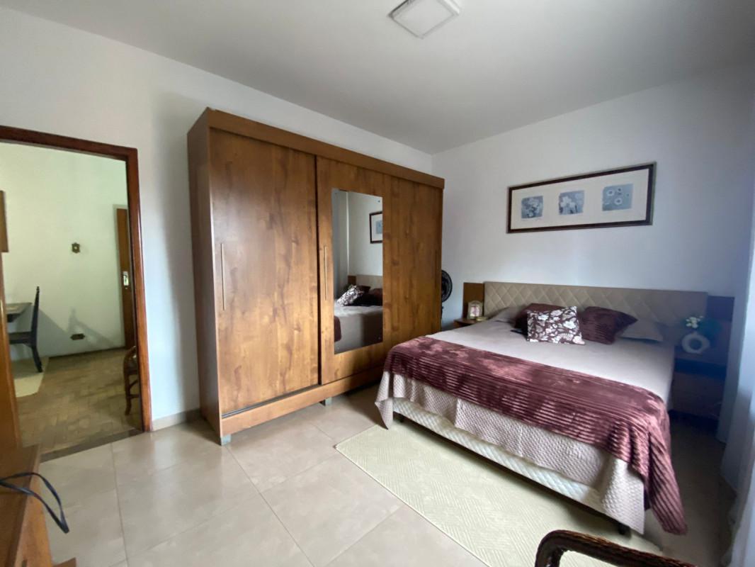 Casa, Centro, 5 Quartos, 2 Vagas