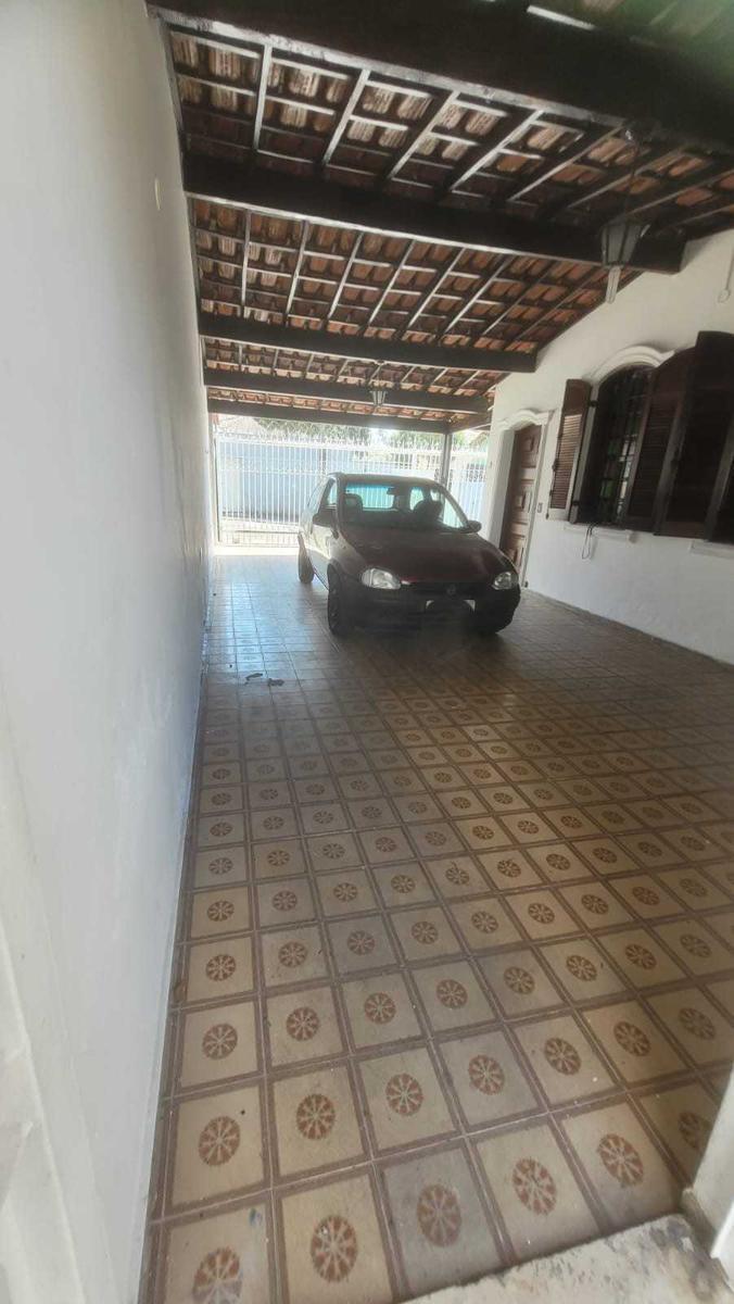 Casa, João Pinheiro, 5 Quartos, 4 Vagas, 1 Suíte