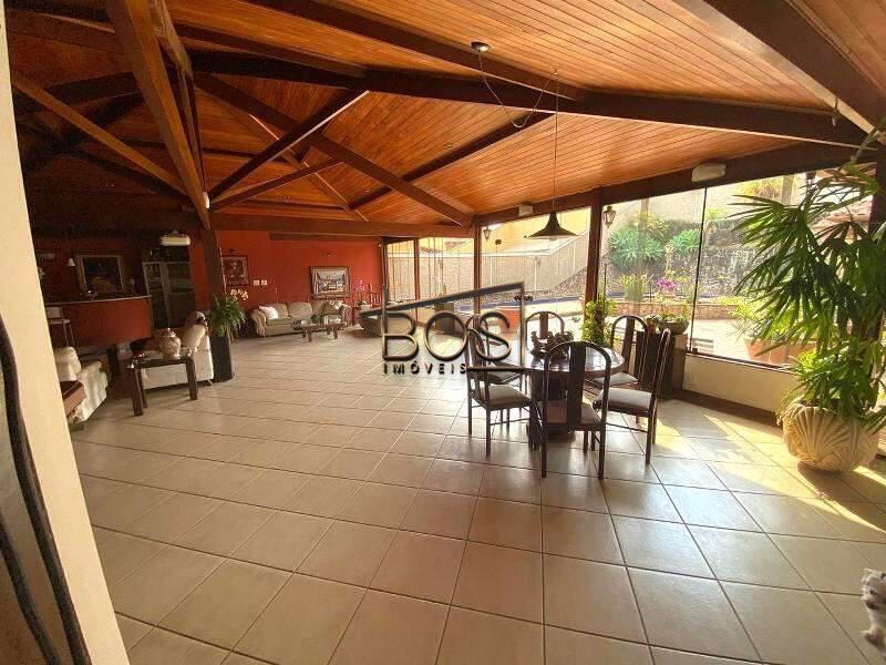Casa, Santa Lúcia, 5 Quartos, 4 Vagas, 3 Suítes