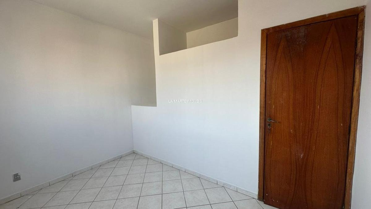 Casa, Fonte Grande, 2 Quartos, 1 Vaga