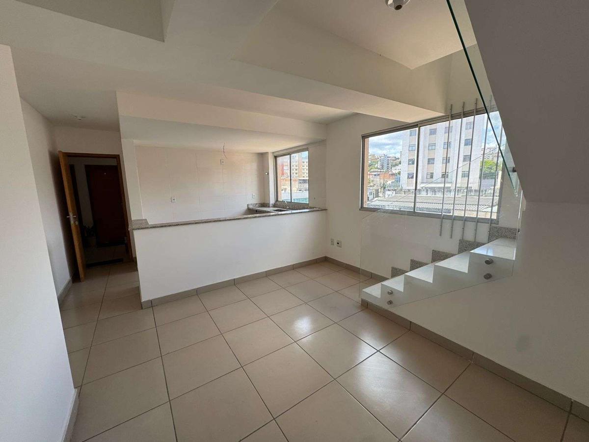 Cobertura, Concórdia, 2 Quartos, 2 Vagas, 1 Suíte