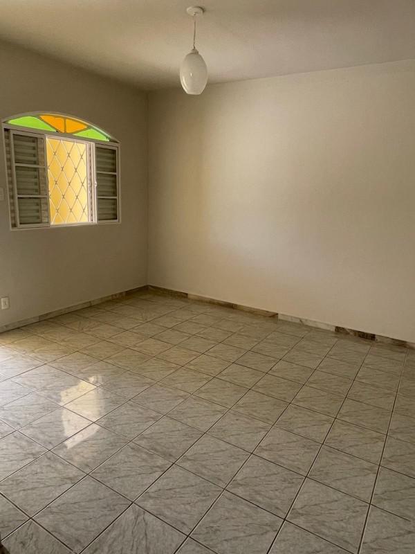 Casa, João Pinheiro, 2 Quartos, 3 Vagas, 1 Suíte