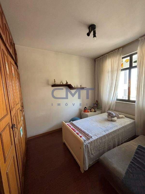 Casa, Sagrada Família, 5 Quartos, 3 Vagas, 2 Suítes