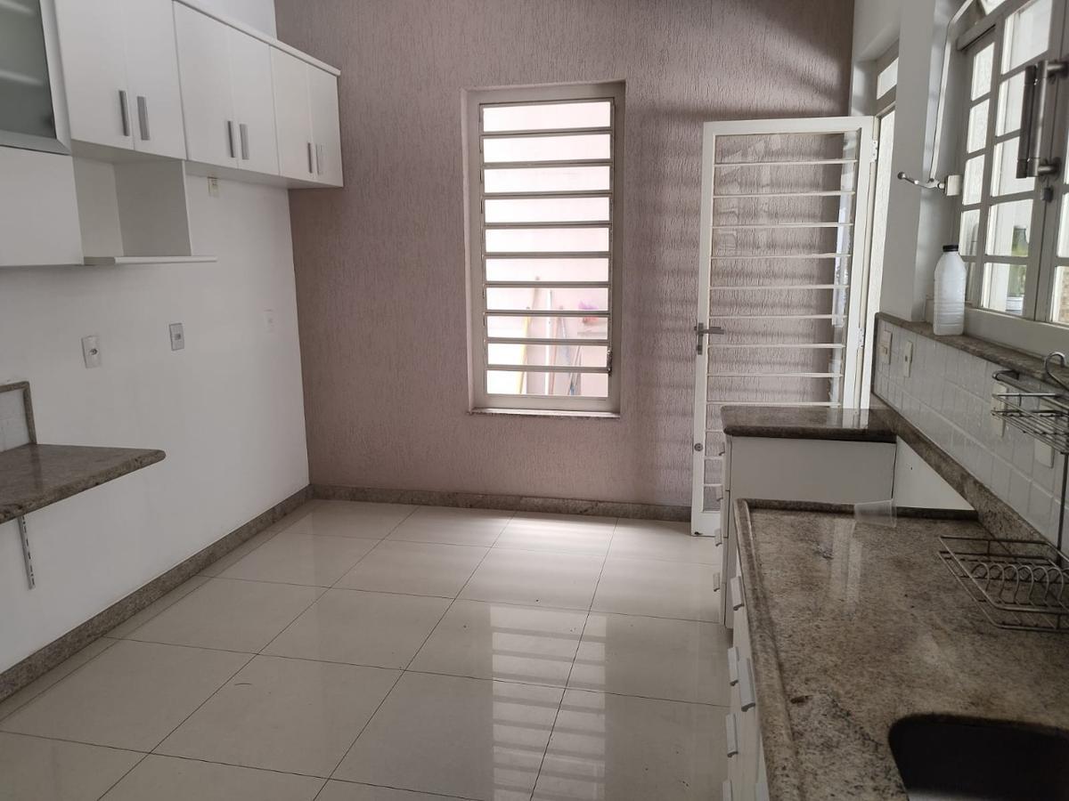 Casa, Fernão Dias, 4 Quartos, 5 Vagas, 2 Suítes