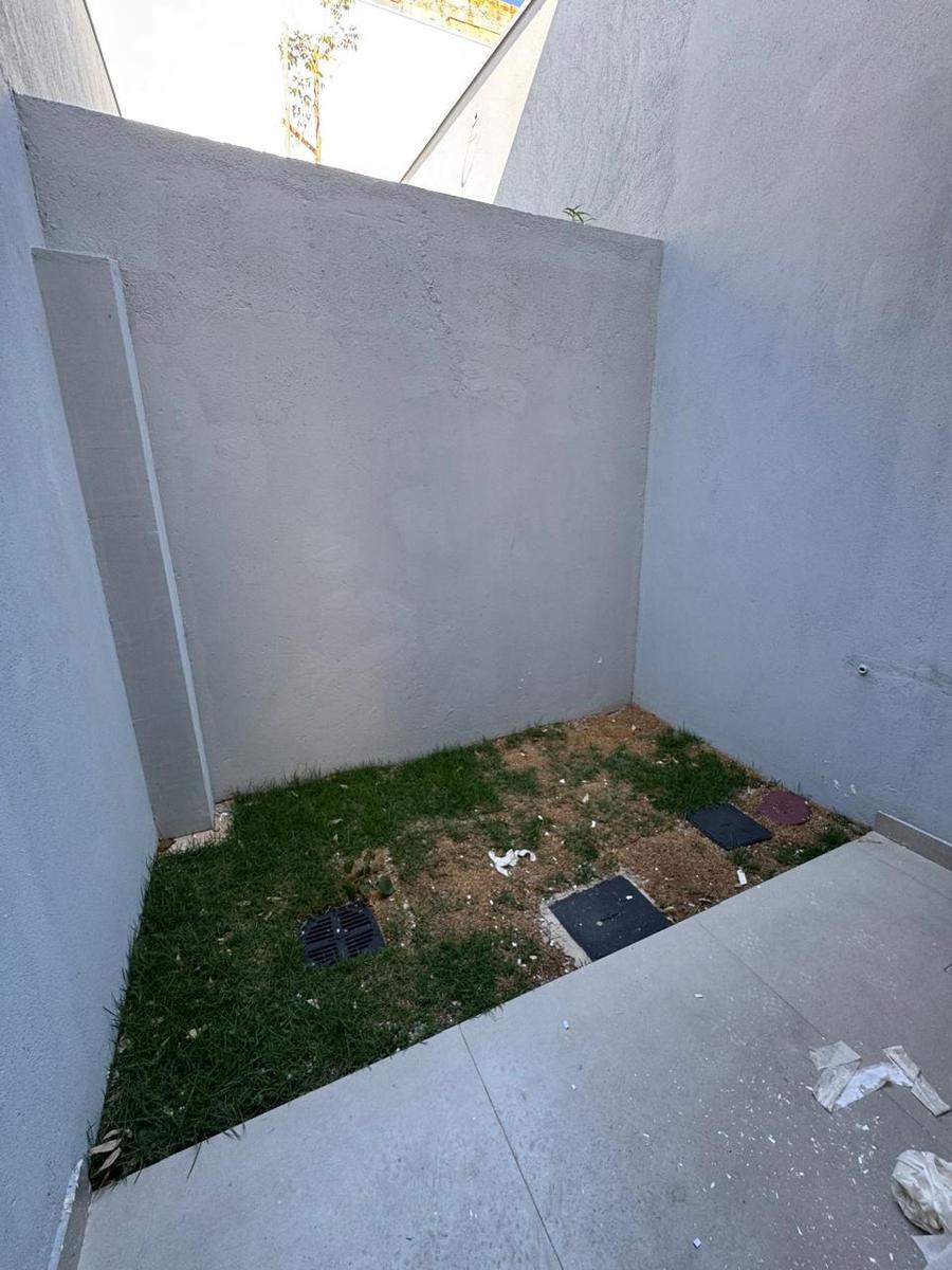 Casa, Santa Mônica, 2 Quartos, 1 Vaga, 2 Suítes