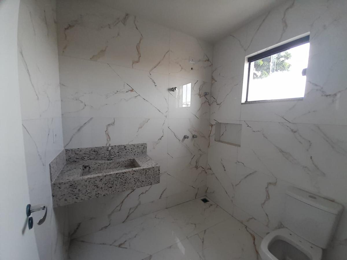 Casa, Floramar, 3 Quartos, 2 Vagas, 1 Suíte