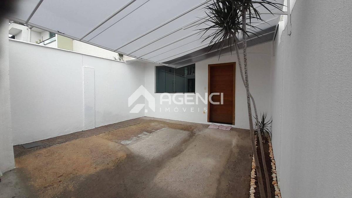 Casa, Paquetá, 2 Quartos, 0 Vaga, 2 Suítes