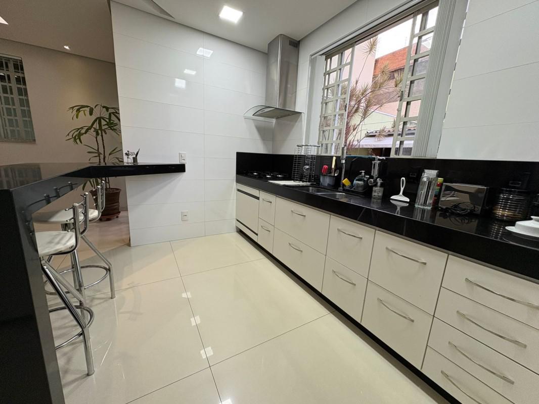 Casa, Serrano, 5 Quartos, 5 Vagas, 1 Suíte