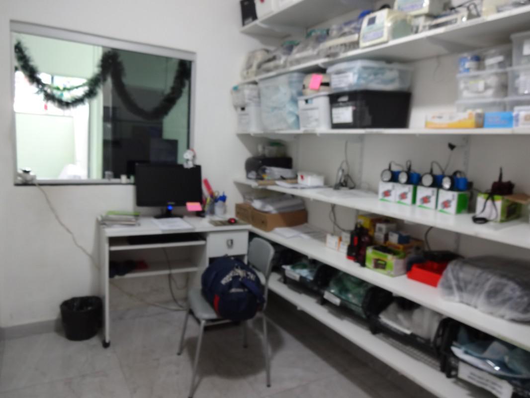 Casa, Floramar, 2 Quartos, 3 Vagas, 1 Suíte