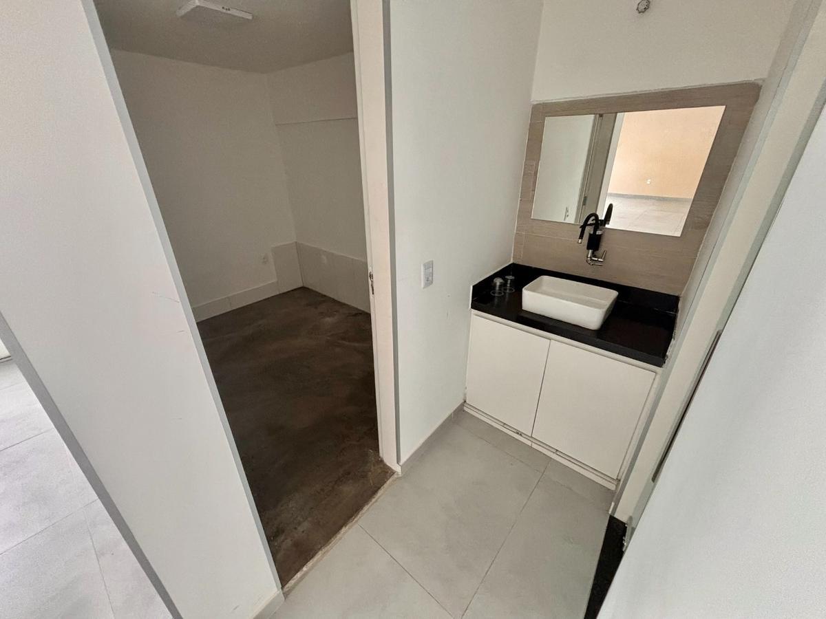 Andar, São José, 0 Quarto, 0 Vaga