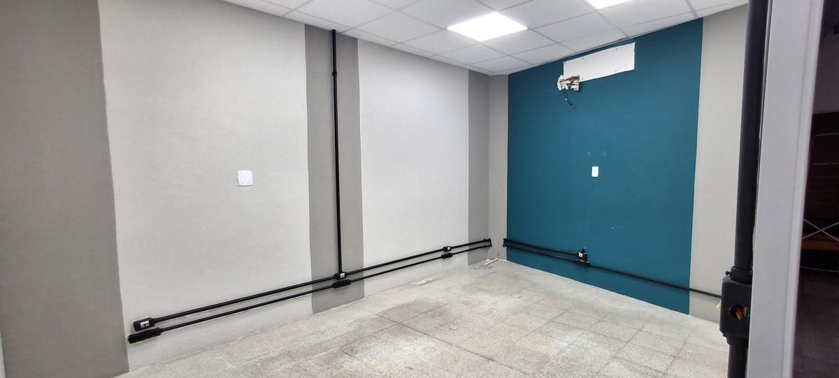 Galpão, Floresta, 0 Quarto, 6 Vagas