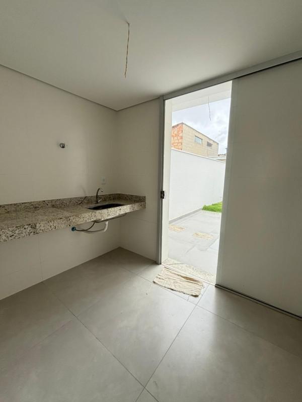 Casa, Jardim Leblon, 2 Quartos, 2 Vagas