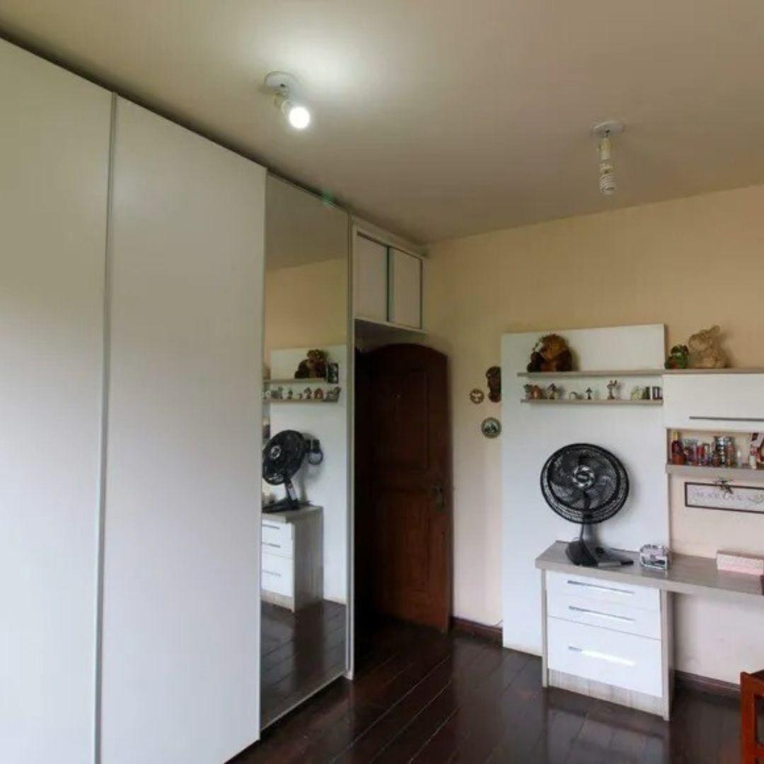Casa, Calafate, 5 Quartos, 4 Vagas, 2 Suítes
