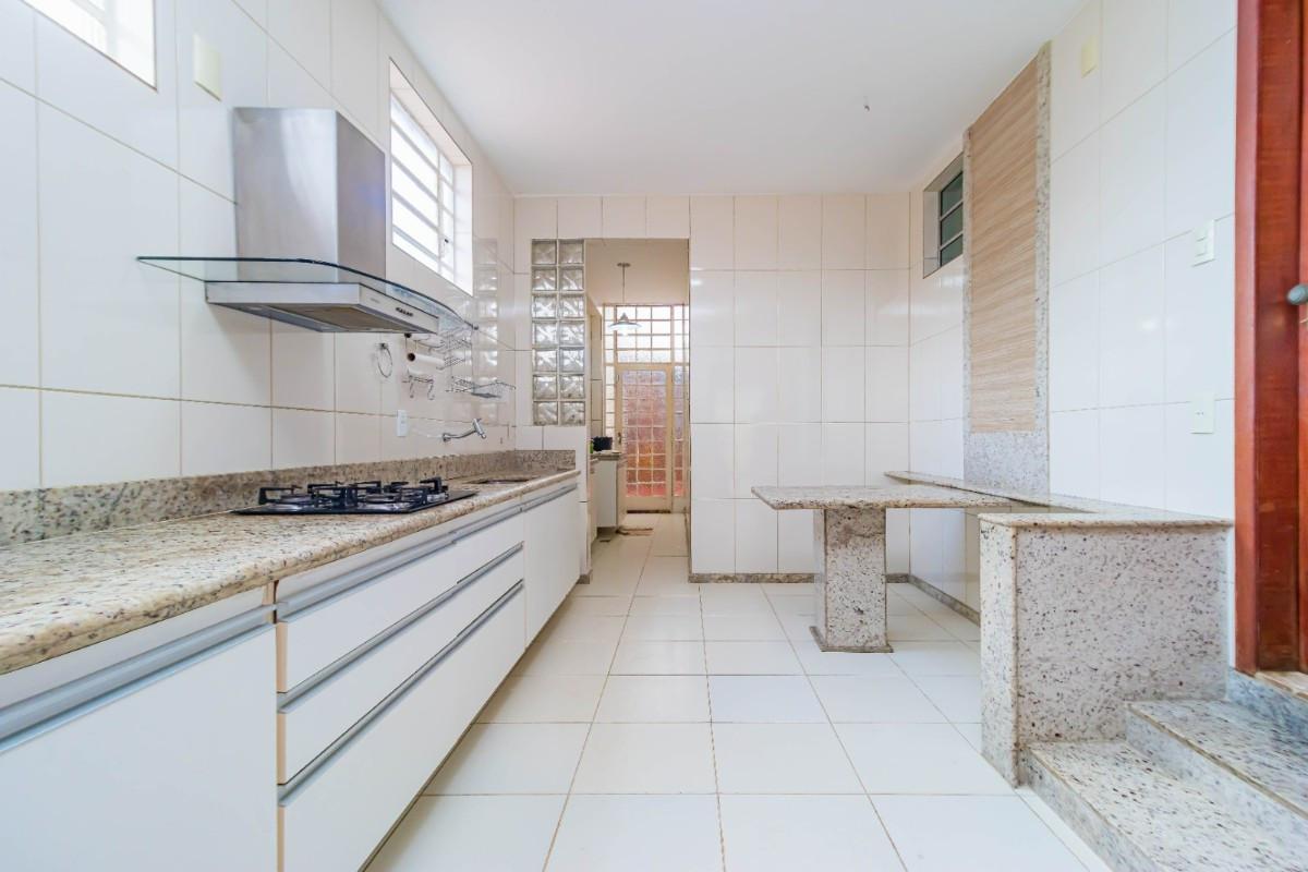Casa, Itapoã, 4 Quartos, 2 Vagas, 2 Suítes