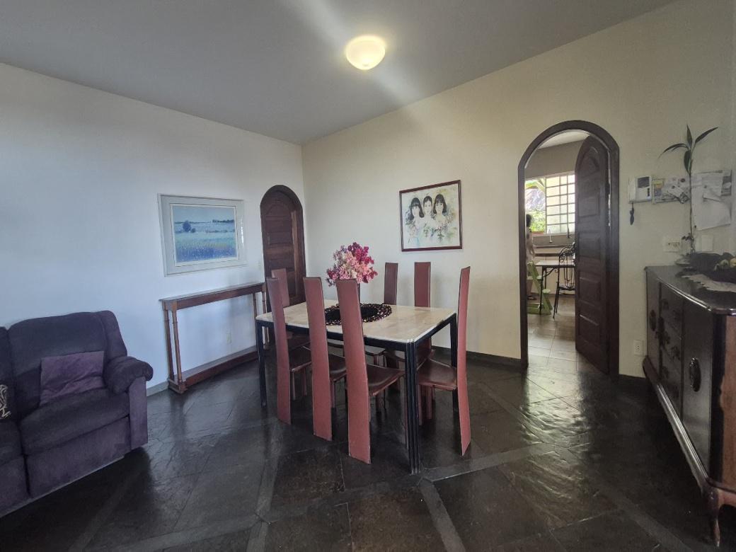 Casa, São Lucas, 4 Quartos, 8 Vagas, 2 Suítes