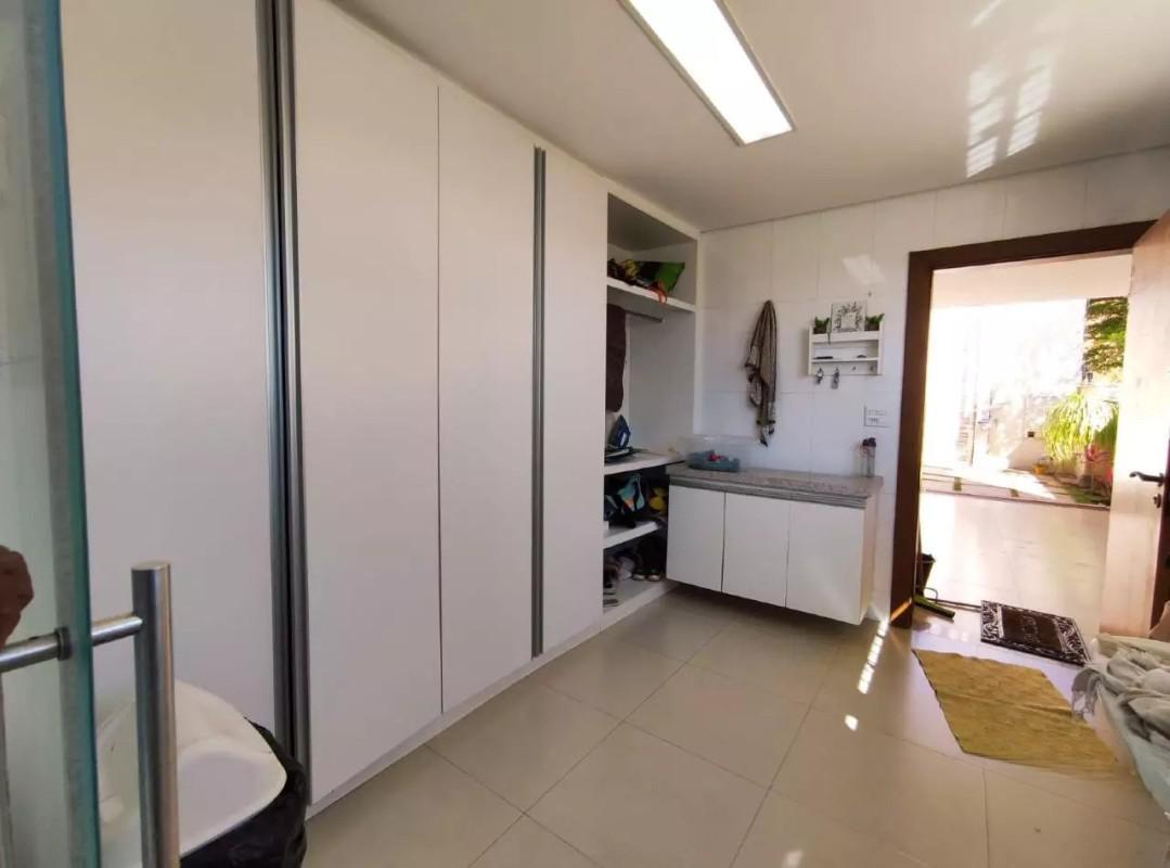 Casa, Buritis, 4 Quartos, 3 Vagas, 2 Suítes