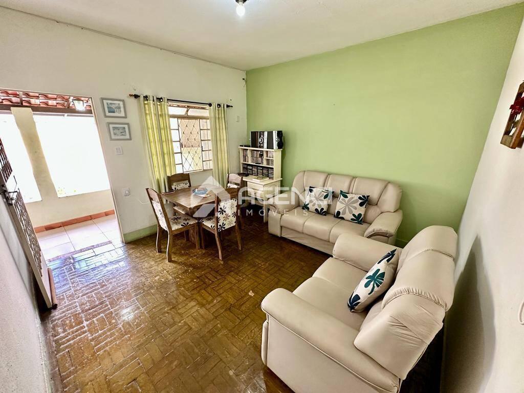 Casa, Coqueiros, 3 Quartos, 0 Vaga, 0 Suíte