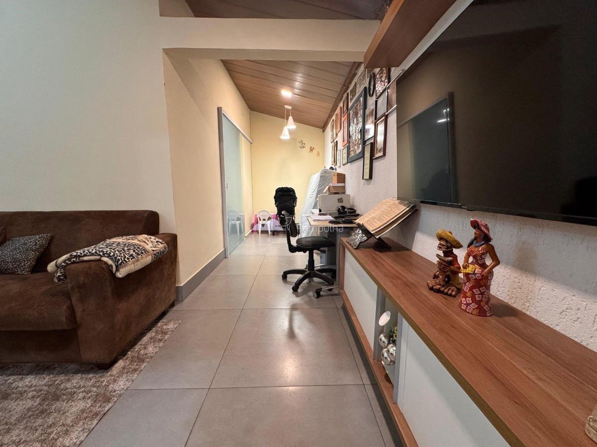 Casa, Trevo, 3 Quartos, 4 Vagas