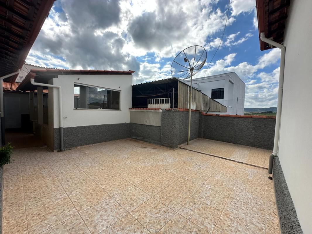 Casa, Centro, 5 Quartos, 0 Vaga