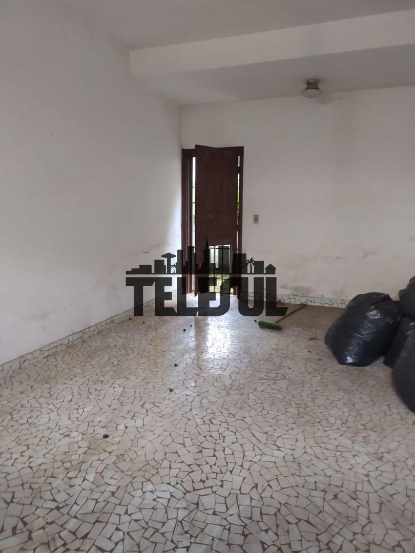 Casa, Centro, 4 Quartos, 0 Vaga, 1 Suíte