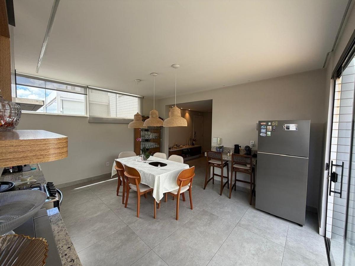 Apartamento, Colégio Batista, 2 Quartos, 2 Vagas, 1 Suíte