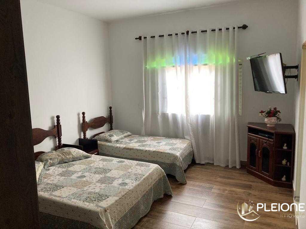 Fazenda, Centro, 5 Quartos, 2 Vagas, 1 Suíte