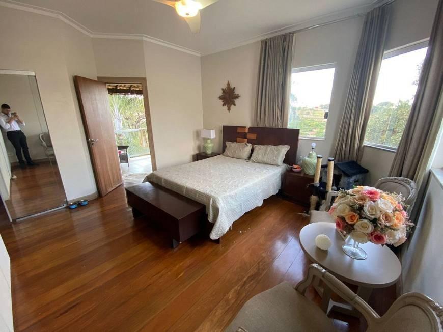 Casa, Trevo, 4 Quartos, 5 Vagas, 2 Suítes