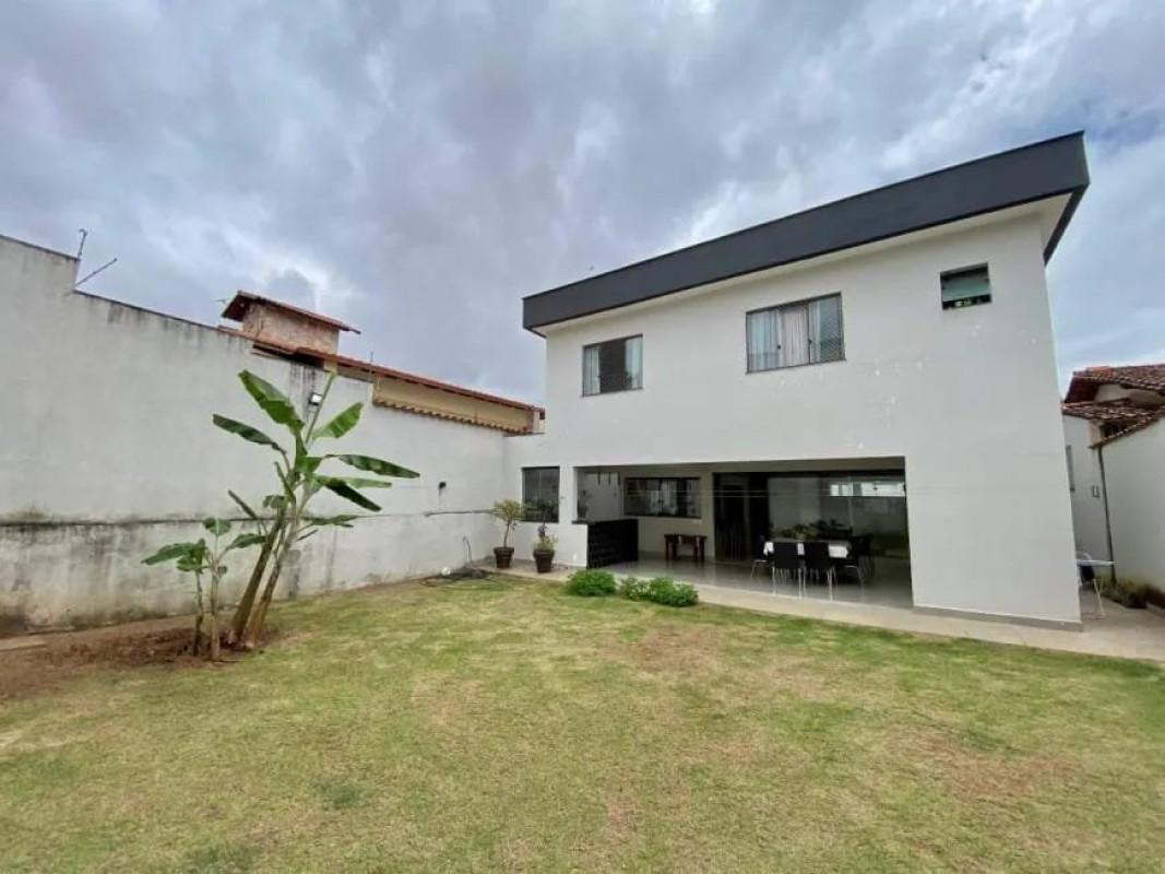 Casa, Planalto, 3 Quartos, 4 Vagas, 3 Suítes