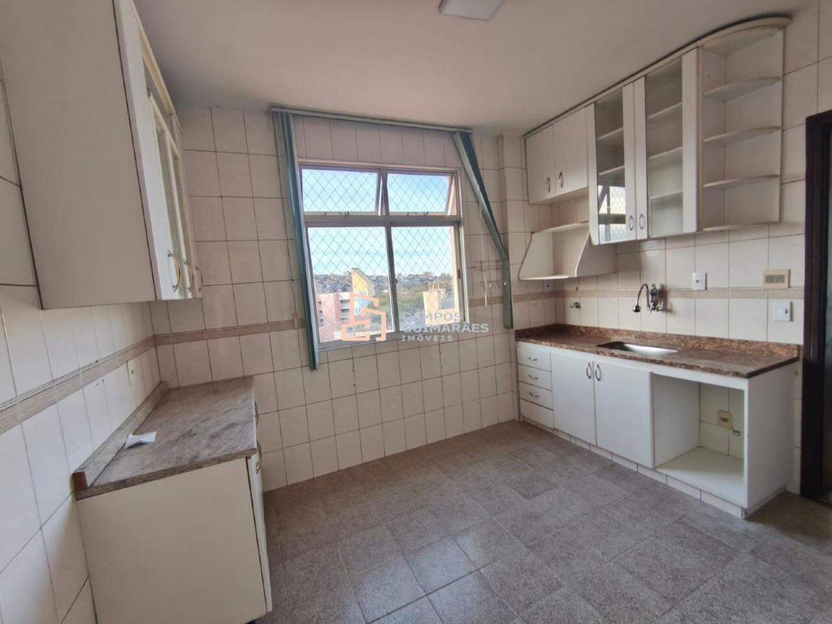 Apartamento, Barreiro, 3 Quartos, 2 Vagas, 1 Suíte