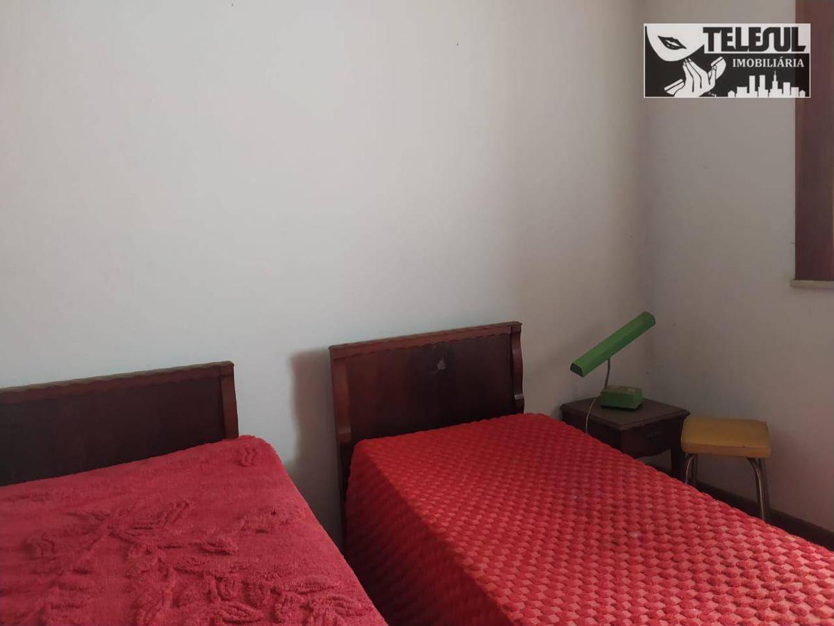 Casa, Centro, 4 Quartos, 0 Vaga, 1 Suíte