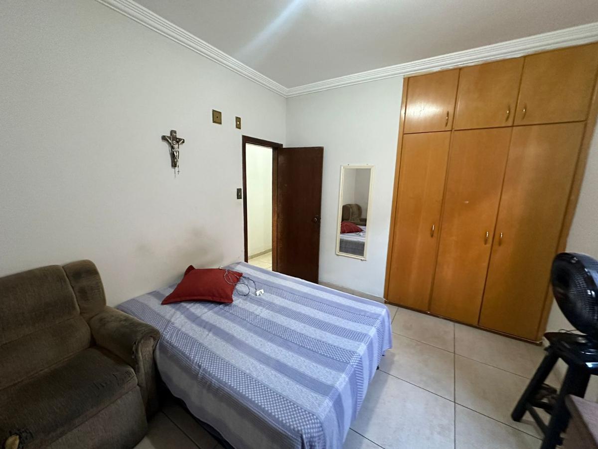 Casa, Santa Cruz, 4 Quartos, 4 Vagas, 2 Suítes