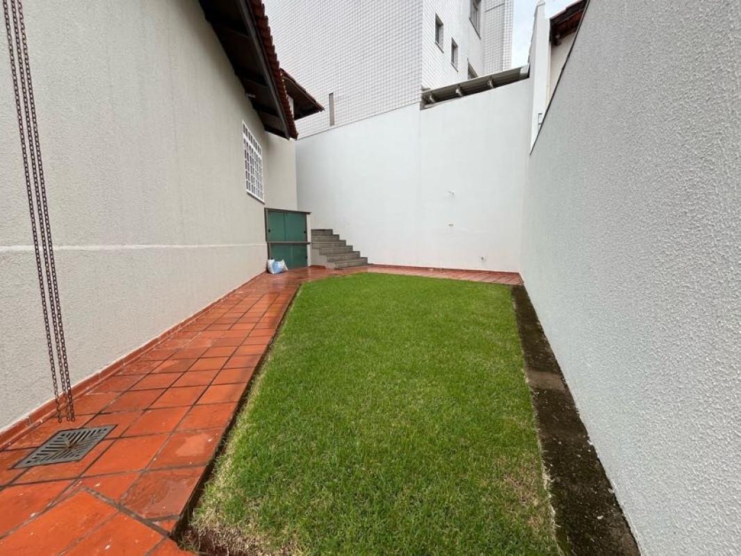 Casa, Centro, 3 Quartos, 0 Vaga, 1 Suíte