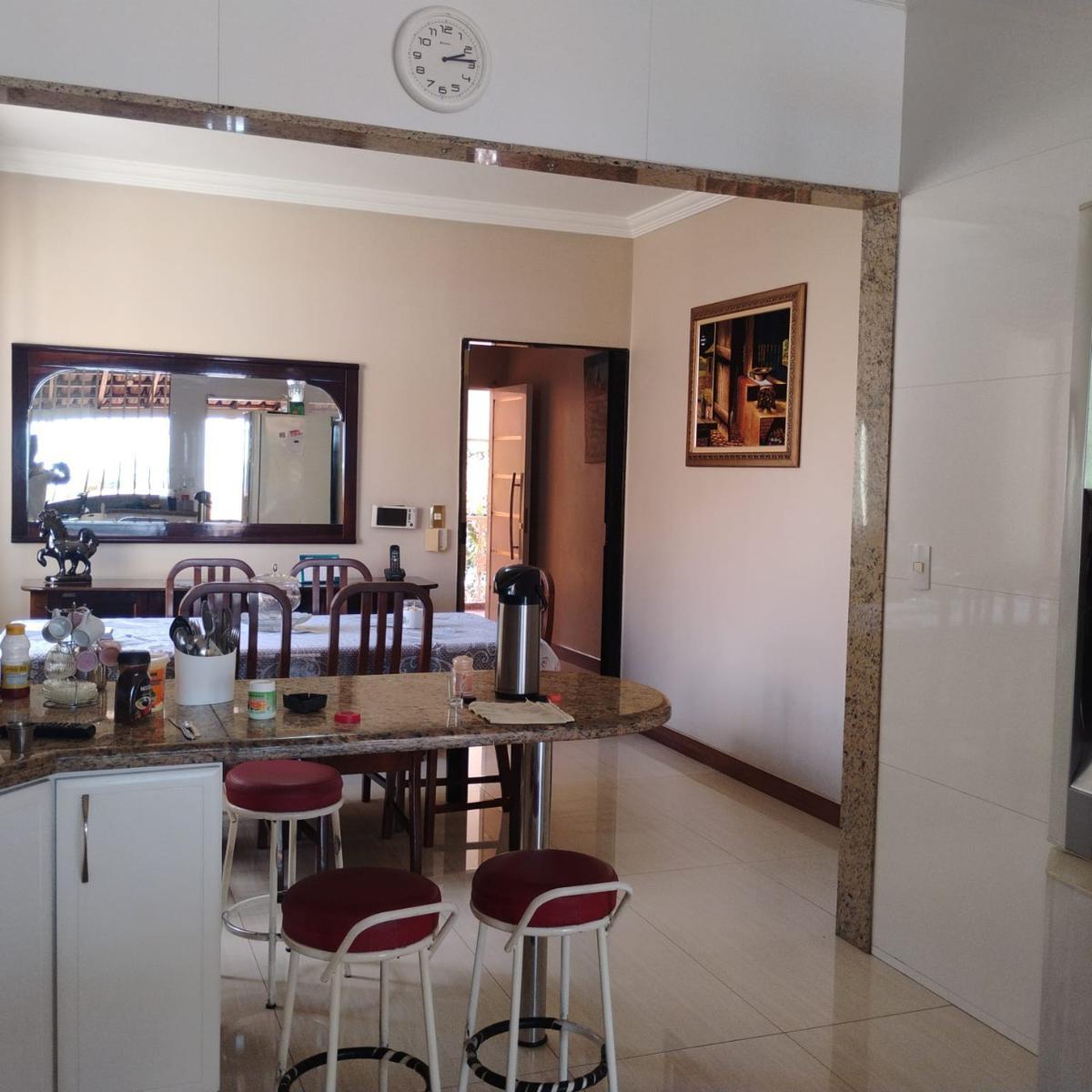 Casa, Castelo, 4 Quartos, 4 Vagas, 1 Suíte